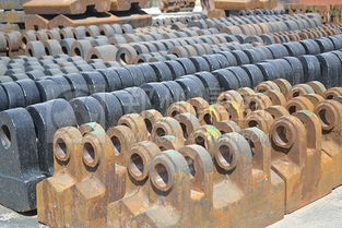 鄭州鼎盛嚴(yán)格把關(guān)每一個(gè)出廠的破碎機(jī)錘頭